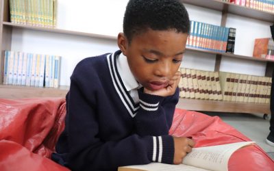 KST develops libraries in National Book Week